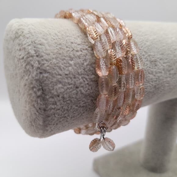 Vintage Art Glass Leaf Bead Memory Wire Bracelet – Clear Gold Leaf Design - Picture 6 of 10